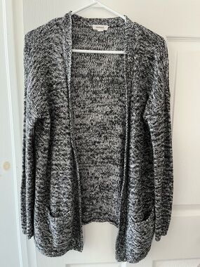 🌸 Garage Lightweight Spring Cardigan – XS | Cozy Pocket Sweater 🌸